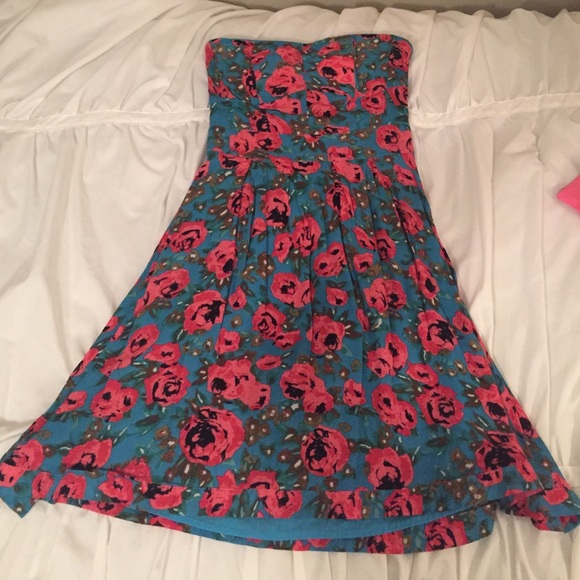 Strapless Francesca's floral dress
