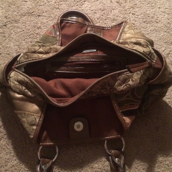 Purse - Picture 2 of 3