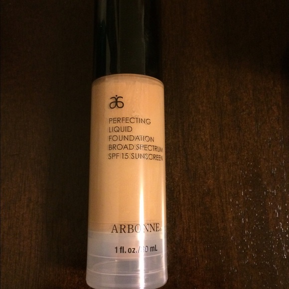 Arbonne Liquid foundation- Golden beige
