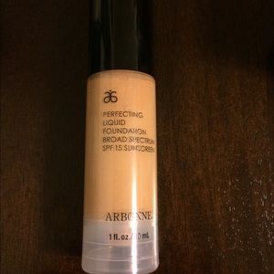 Arbonne Liquid foundation- Golden beige