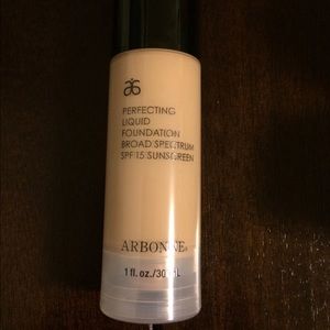 Arbonne liquid foundation - Soft blush