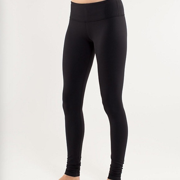 Lululemon black wunder under