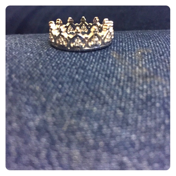 Tiara ring