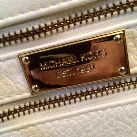Michael Kors white and gold purse/clutch - Picture 2 of 4