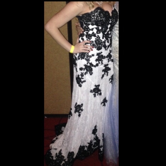 Prom Dress - Picture 3 of 3