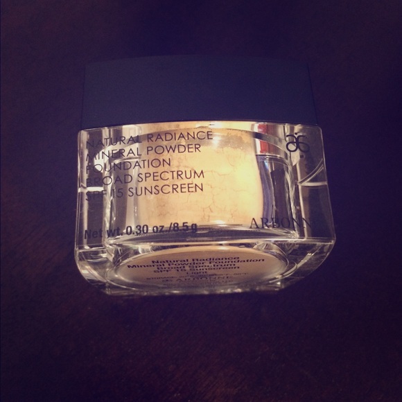 Arbonne mineral powder foundation with SPF 15