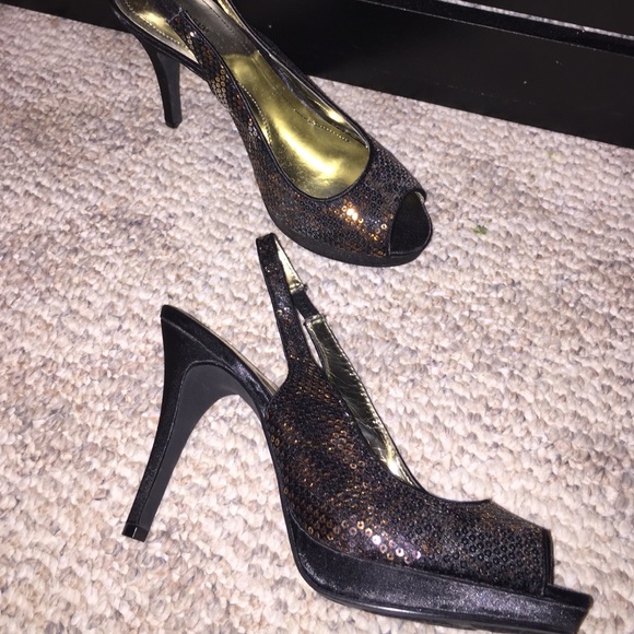 Sequin shoe