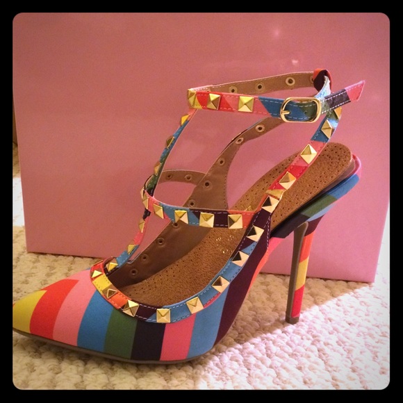 NEW! Studded rainbow pumps