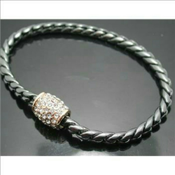 Jewelry - NWOT Black rhodium bracelet. SEE necklace