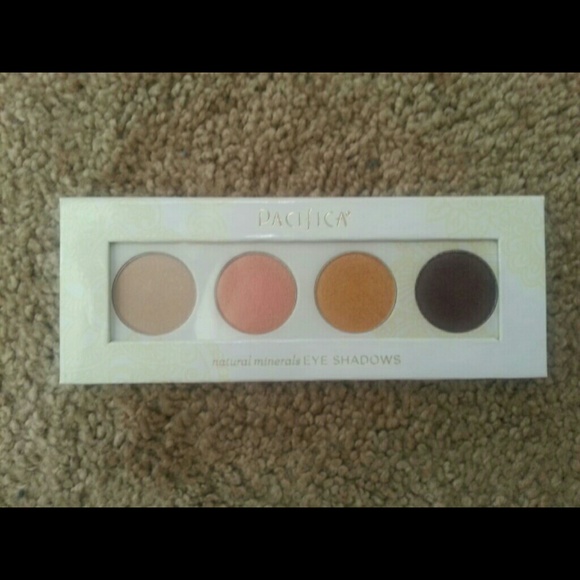 Pacifica Enlighten Eye Brightening Shadow Palette