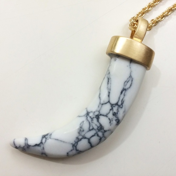 Howlite Marbled Horn Long Necklace - Picture 2 of 3