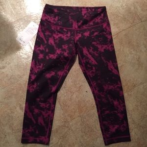NWT Lululemon 🍋 Wunder Under Crop II - size 8