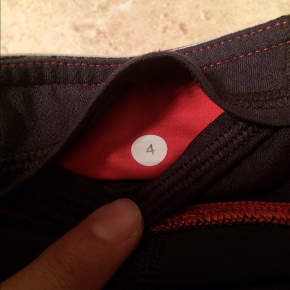 ⚡️SOLD⚡️Lululemon crops - Picture 2 of 4