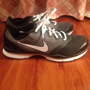 Nike Tennis Shoes