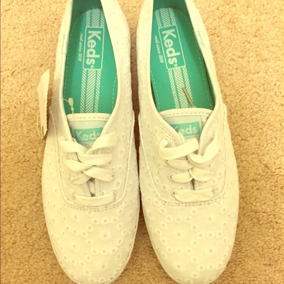 Keds in white eyelet