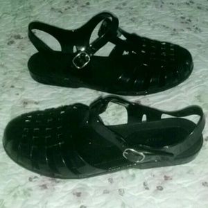 Black jellies