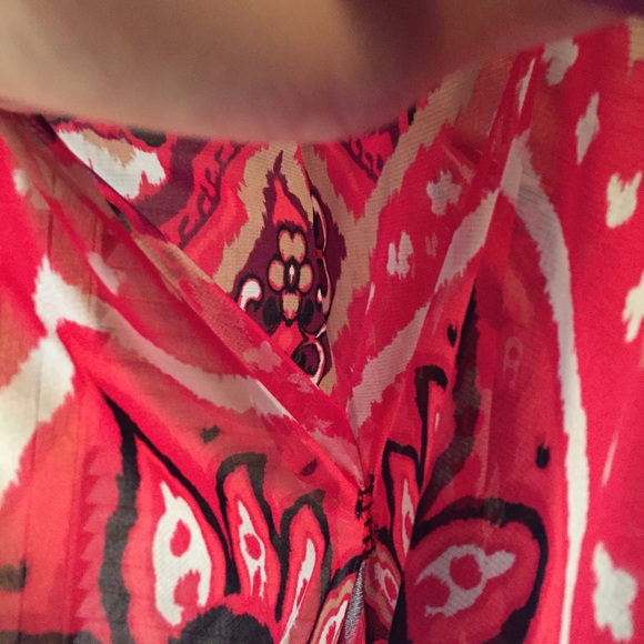 Ornate Flowy Res Top - Picture 4 of 4