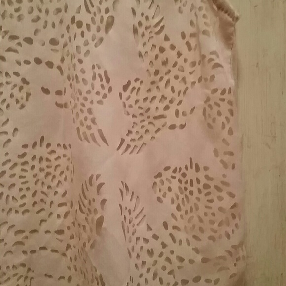 See through pattern top - Picture 2 of 3