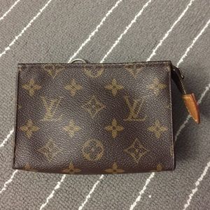 Louis Vuitton toiletry pouch 19