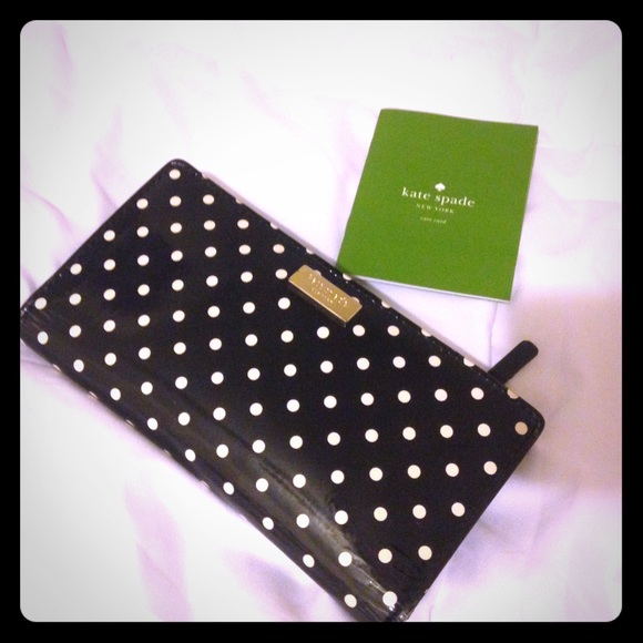 ⚡️FLASH SALE ⚡️KATE SPADE FOLD WALLET.