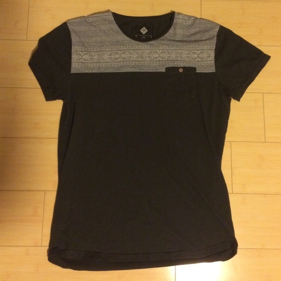 Cotton on mens tail tee large