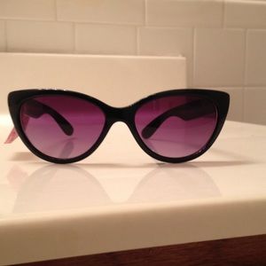 CAT EYE SUNGLASSES