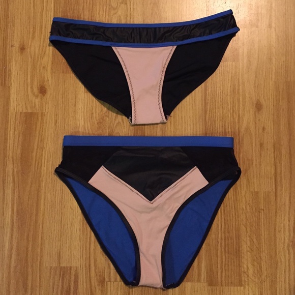 KORE SWIMWEAR BOTTOMS MEDIUM