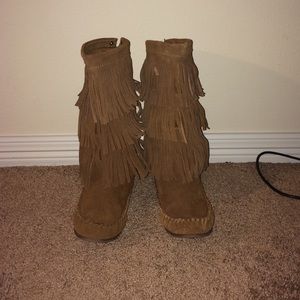 Steve Madden fringe boots! Minnetonka!!
