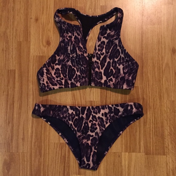 TIGERLILY TWO PIECE SET US 6