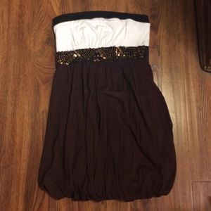 Strapless banquet dress.