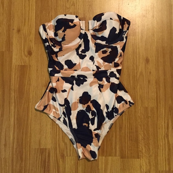 SUBOO ONE PIECE SIZE 4