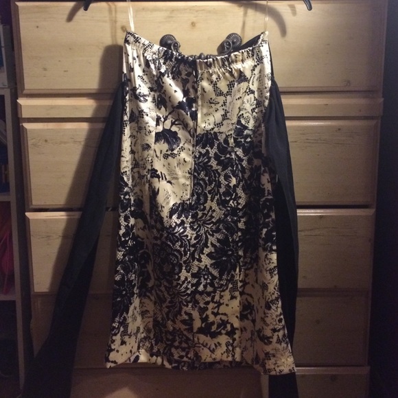 Formal dress - Picture 3 of 3