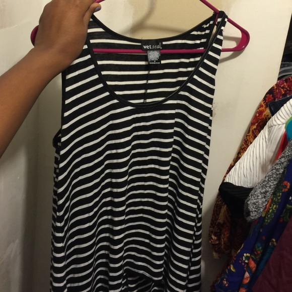 High-low black and white striped tank top