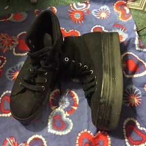 Homg sneaker in black