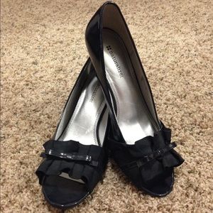 Naturalizer women's 9W navy blue heels