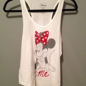 Minnie Mouse shirt 🌻