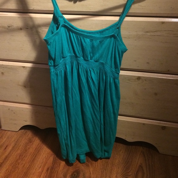 Turquoise tank - Picture 2 of 3