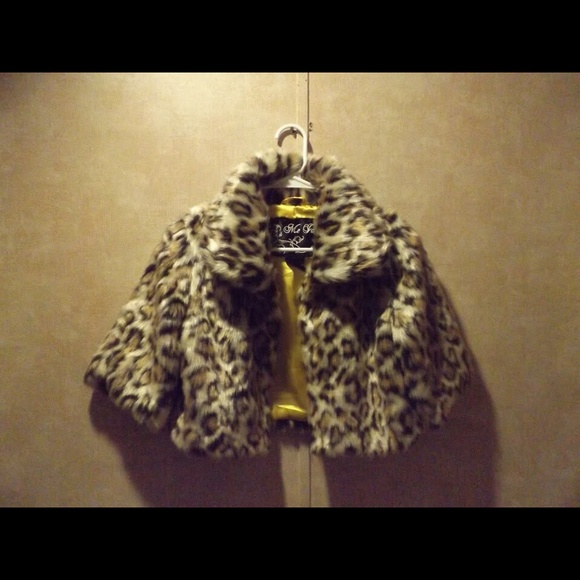 Leopard Print Faux Fur short coat
