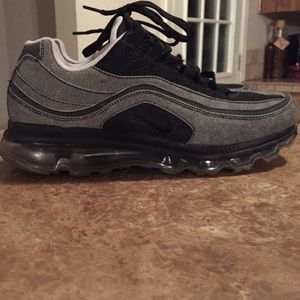 Men's Nike Air Max. Size 9