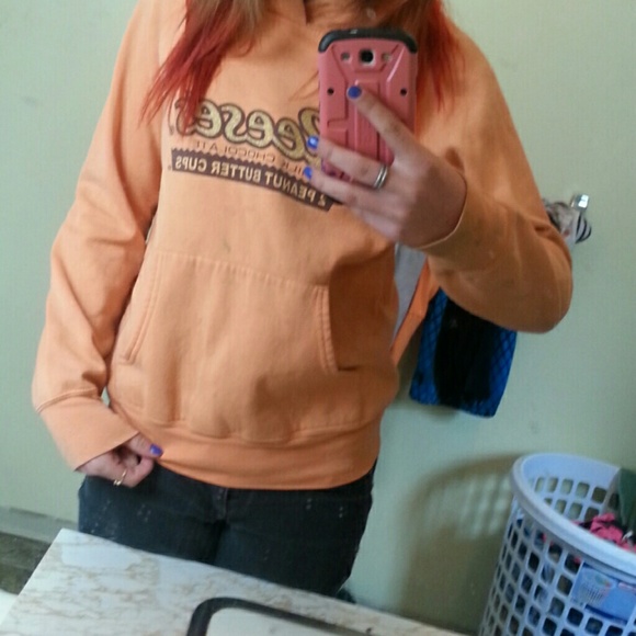 🌟In process of trading🌟 Reeses sweatshirt - Picture 2 of 3