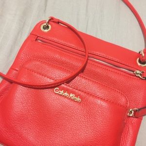 CALVIN KLEIN CROSS BODY BAG