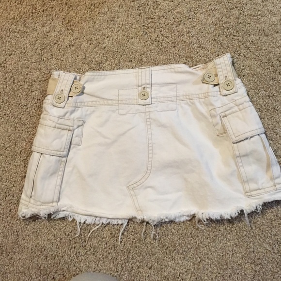 Abercrombie and Fitch Mini Skirt - Picture 2 of 4