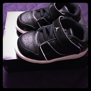 Toddler Jordan Flight 2 low black/white 7c