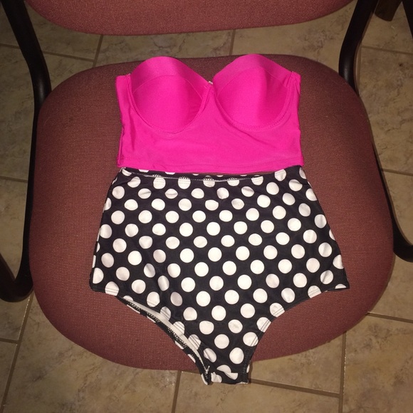 Push-Up Bathing Suit With High-Waisted Bottoms