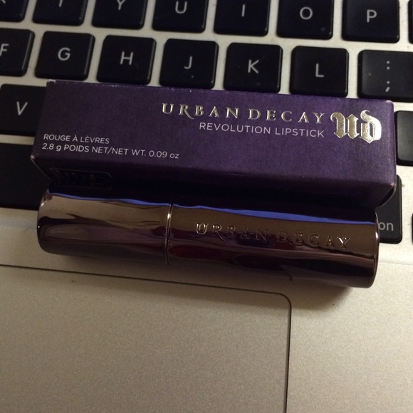 Urban Decay Revolution Lipstick - Fiend
