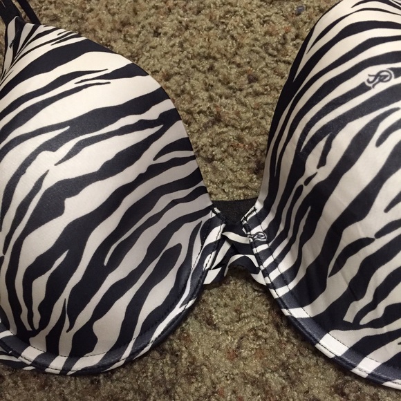 VS perfect coverage zebra bra 34DD - Picture 2 of 3