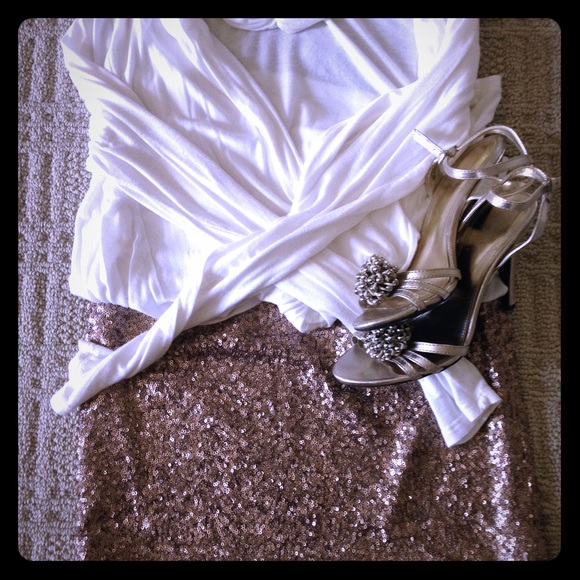 NWT forever 21 sequins mini skirt