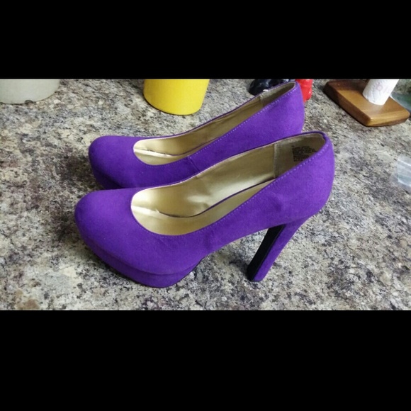 Purple Pumps