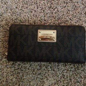 MK long wallet