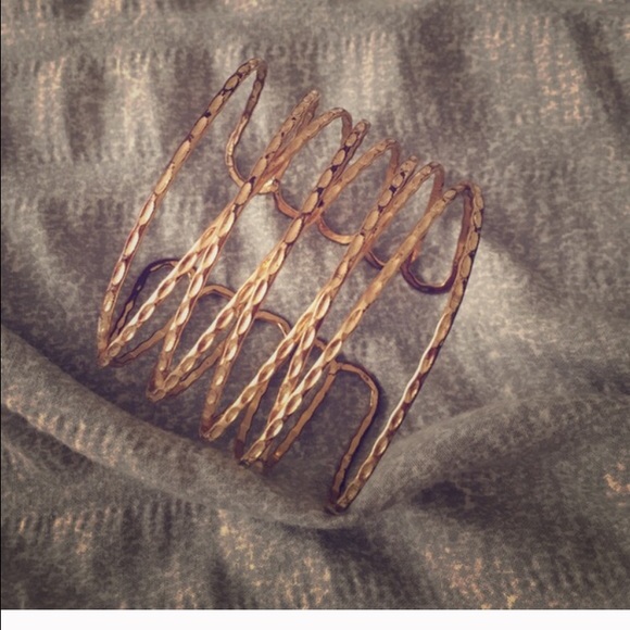 Bundle: two pairs of shoes, bracelet, necklace